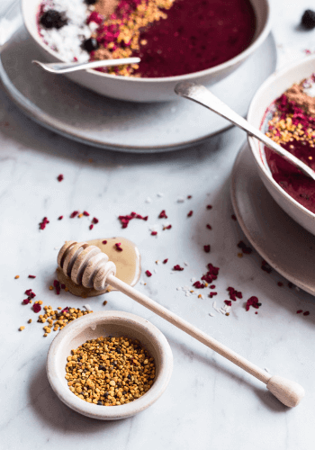 bee pollen with mixed berry smoothie bowl
